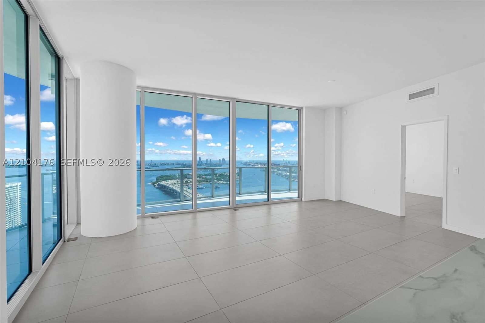 4+1 Condo — 1400 Biscayne Blvd #3806, Miami, FL 33132