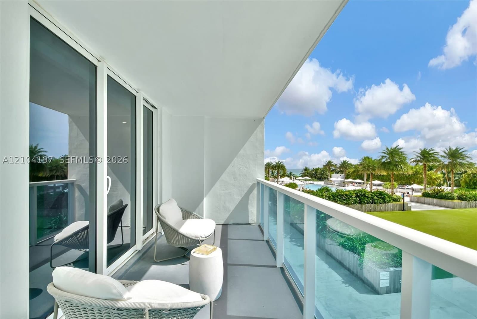 1-bedroom Condo — 2301 Collins Ave #303, Miami Beach, FL 33139