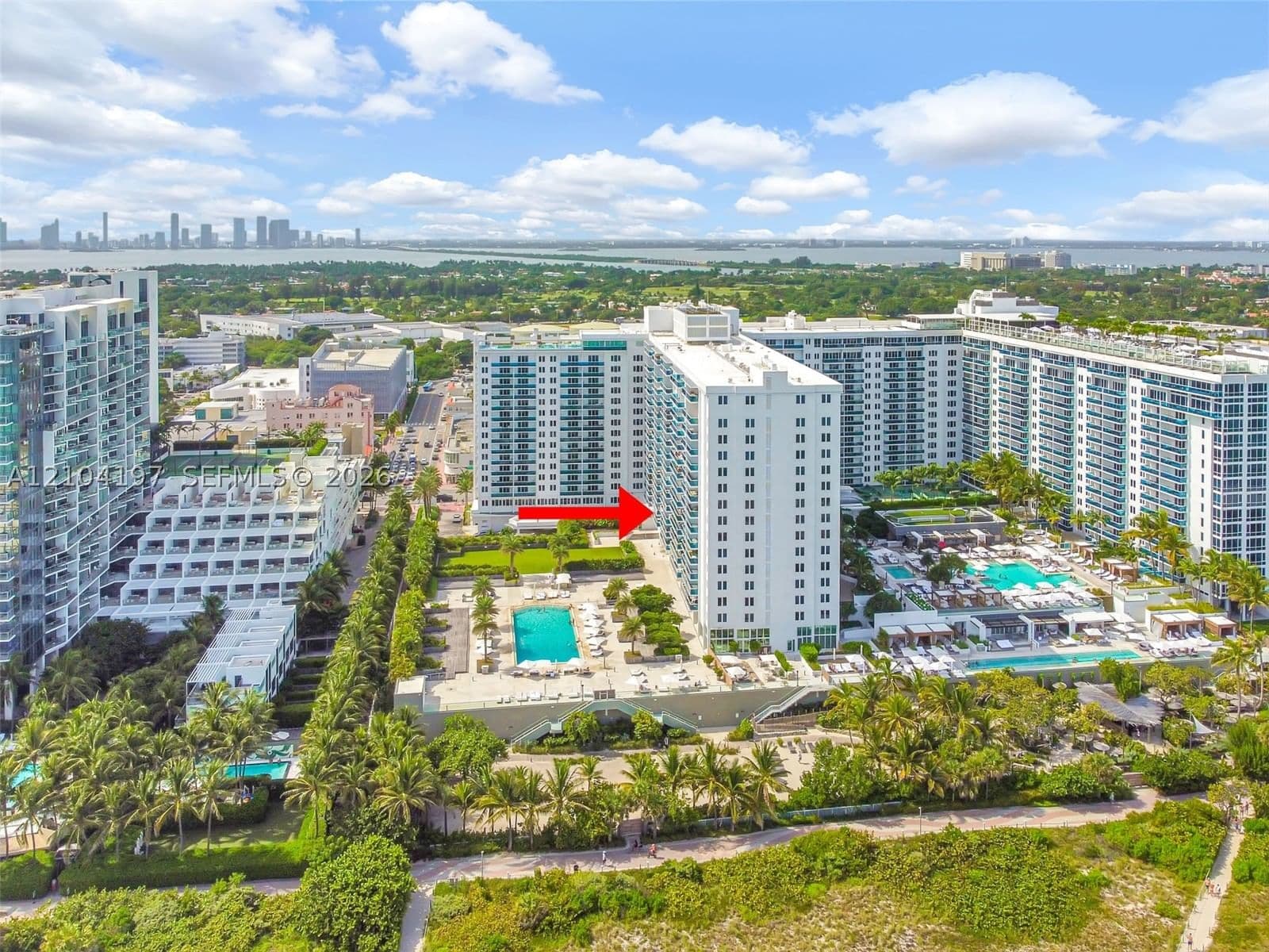 1-bedroom Condo — 2301 Collins Ave #303, Miami Beach, FL 33139