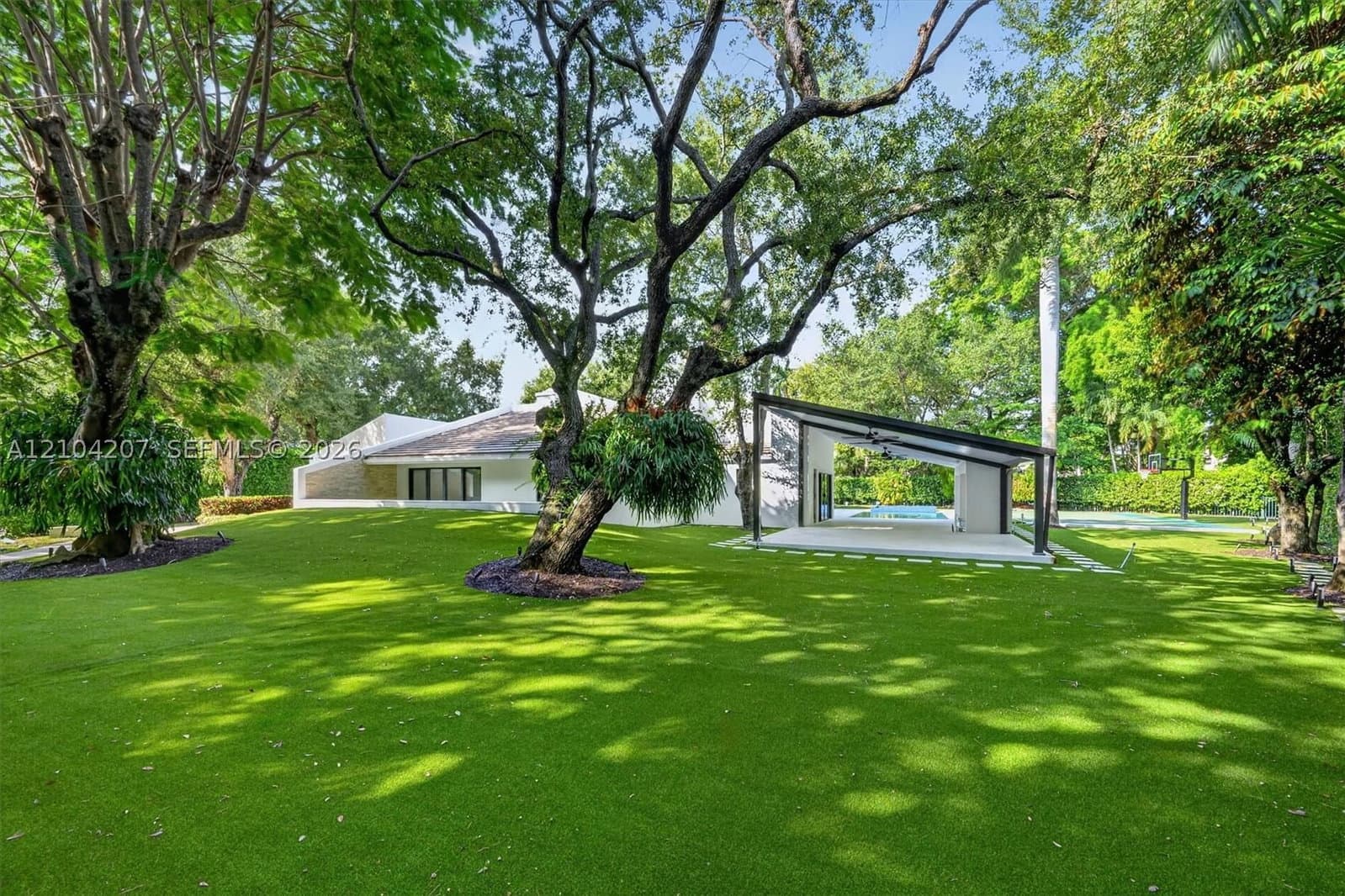 6-bedroom Single-Family Home — 7001 Robles St, Coral Gables, FL 33143
