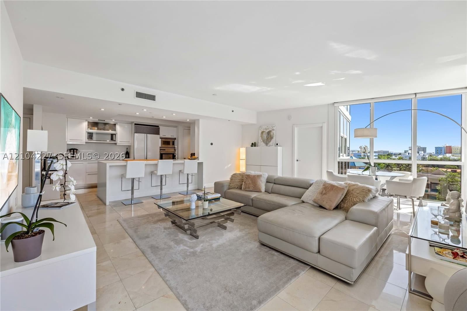2+1 Condo — 400 Alton Rd #610, Miami Beach, FL 33139