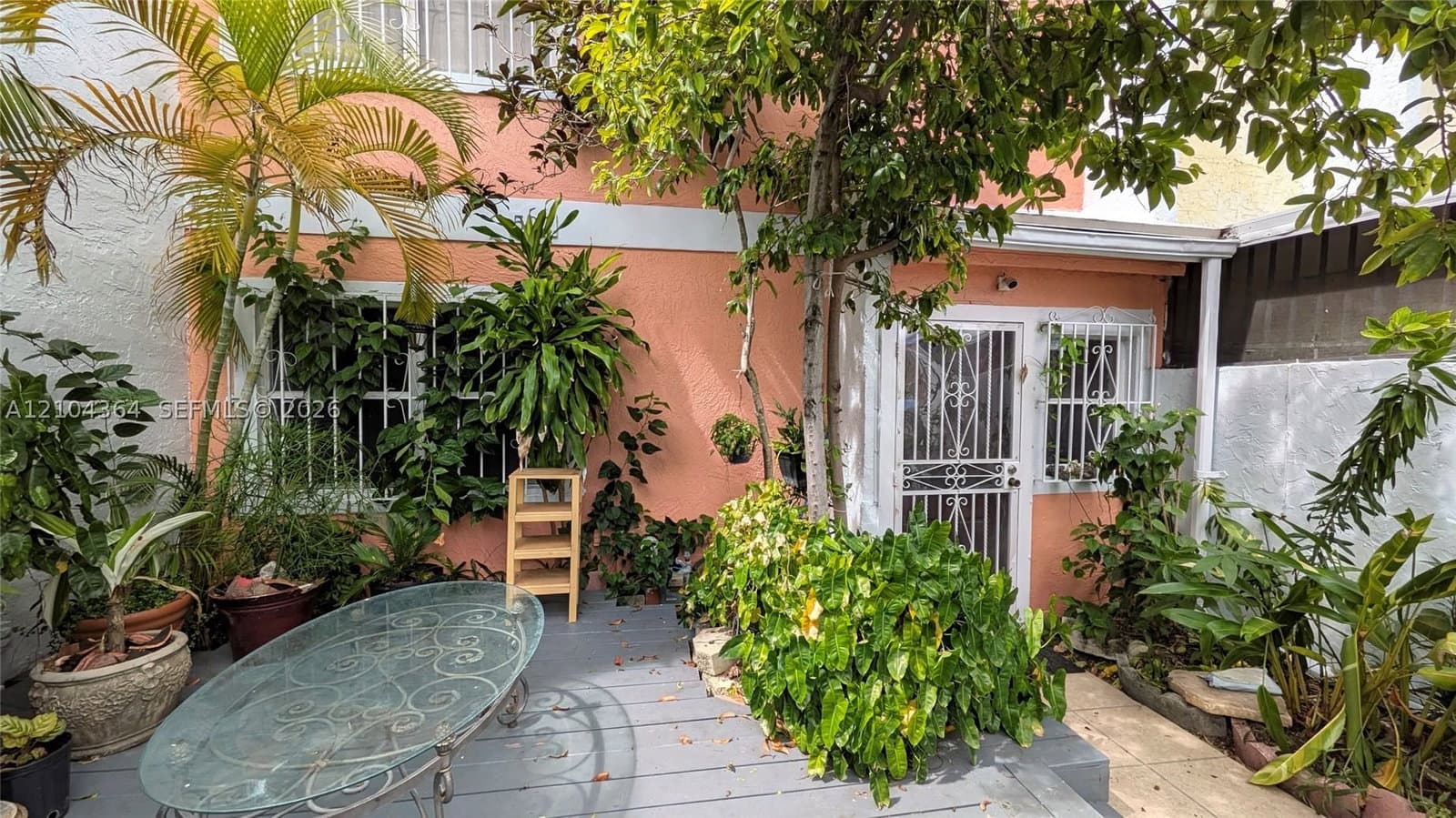 4+1 Townhouse — 502 11th St, Miami, FL 33136