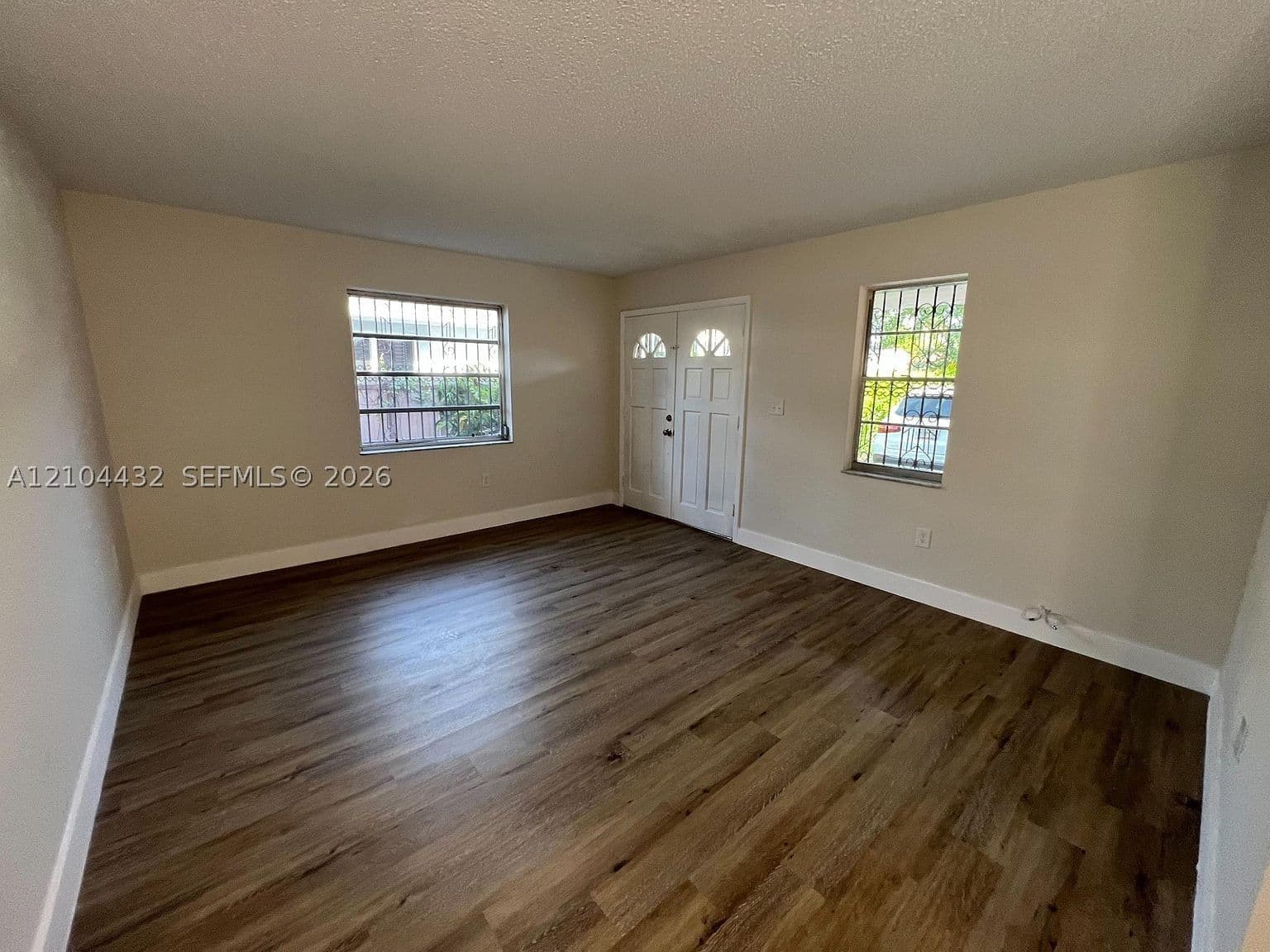 Dubleks — 2790 26th St, Miami, FL 33133
