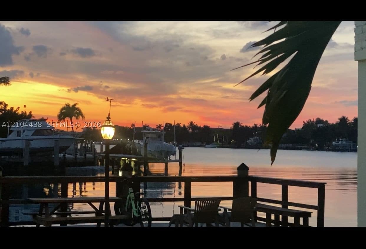 1+1 Condo — 8540 Byron Ave #1A, Miami Beach, FL 33141