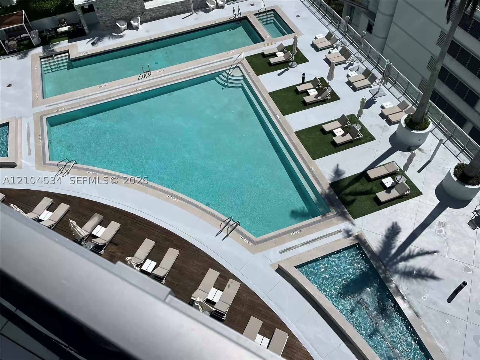 2+1 Condo — 90 3rd St #1615, Miami, FL 33130
