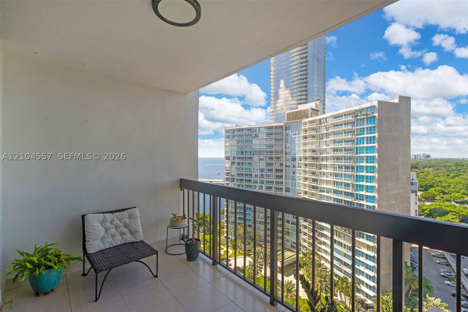 1+1 Condo — 2333 Brickell Ave #1808, Miami, FL 33129
