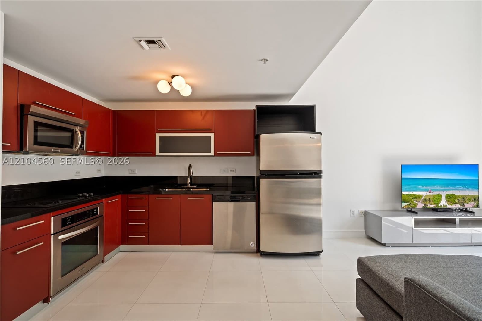 1-bedroom Condo — 253 2nd St #424, Miami, FL 33132