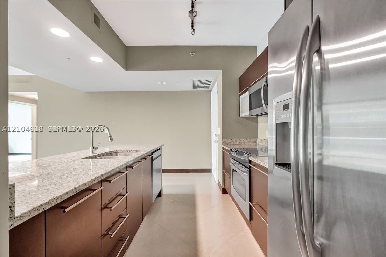 2+1 Condo — 951 Brickell Ave #1106, Miami, FL 33131