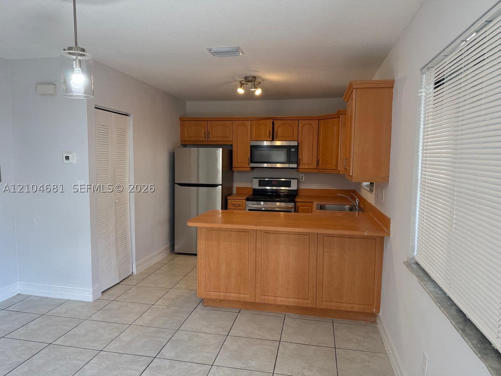 2+1 Mülk — 3715 23rd Ct #3715, Miami, FL 33142