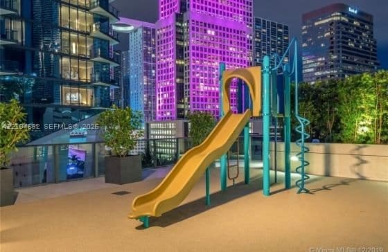 2+1 Condo — 801 Miami Ave #4405, Miami, FL 33130