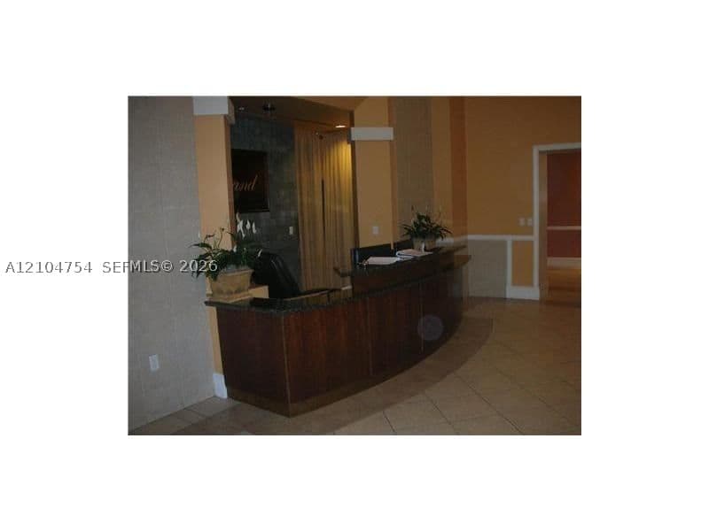 Condo — 50 Menores Ave #612, Coral Gables, FL 33134