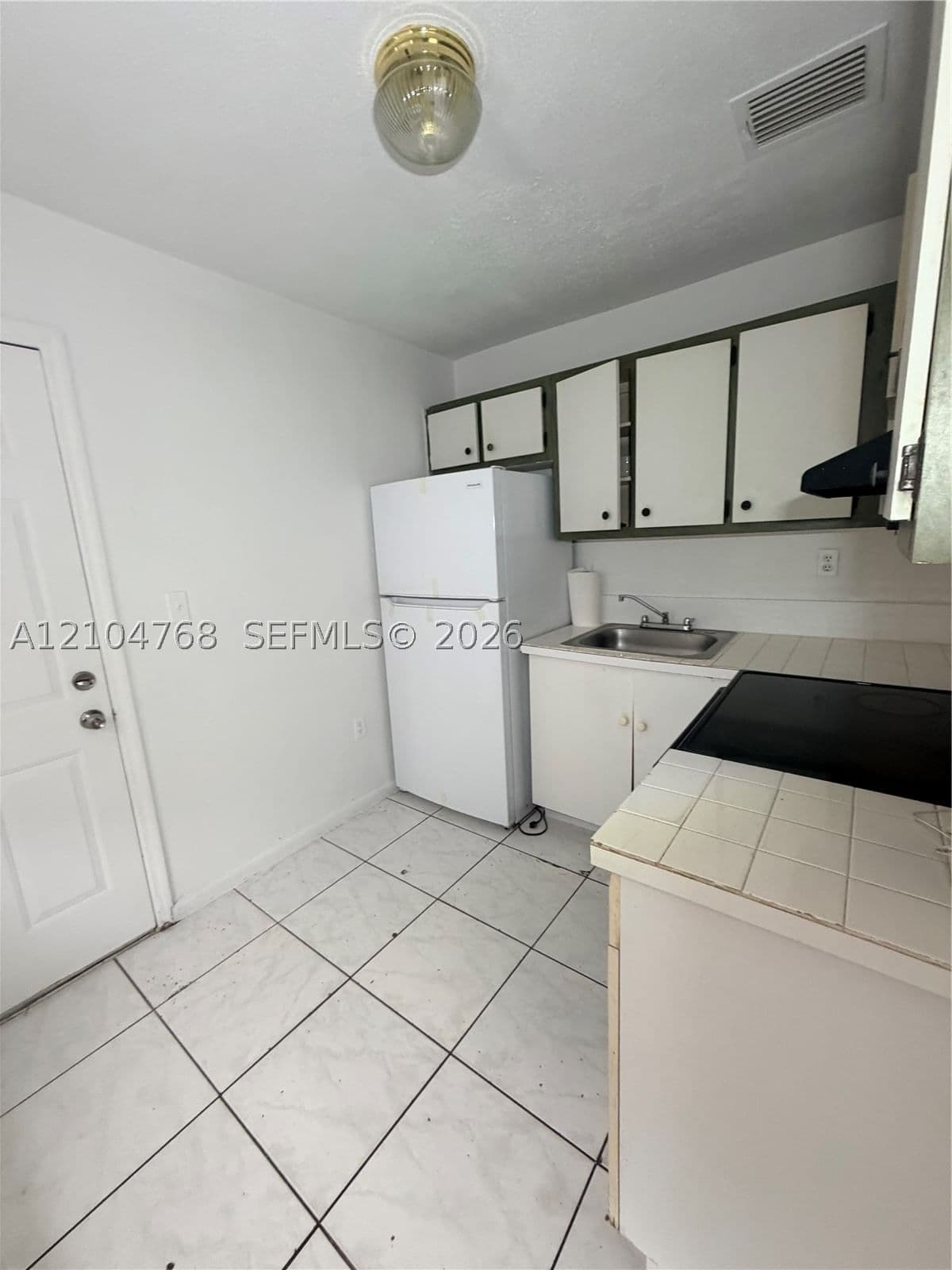 2+1 Mülk — Miami, FL 33142