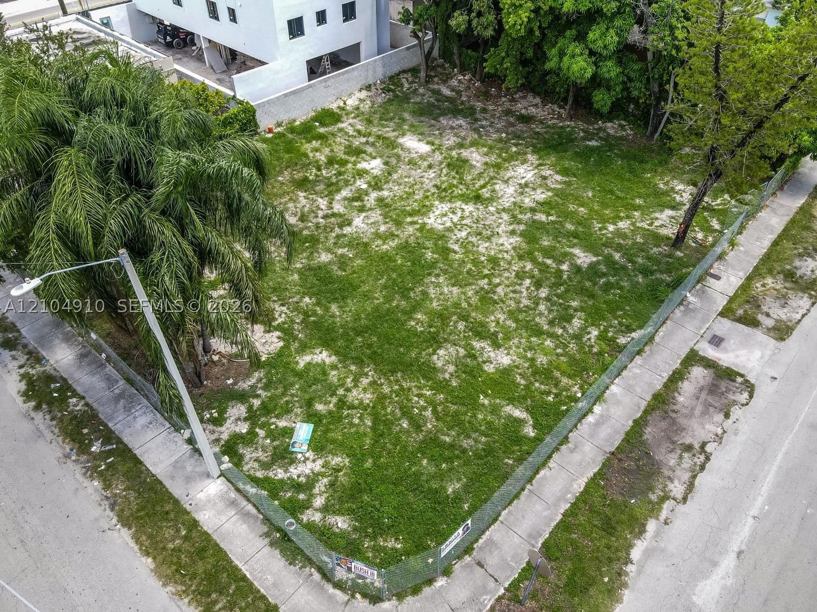 Mülk — 2895 45th St, Miami, FL 33142