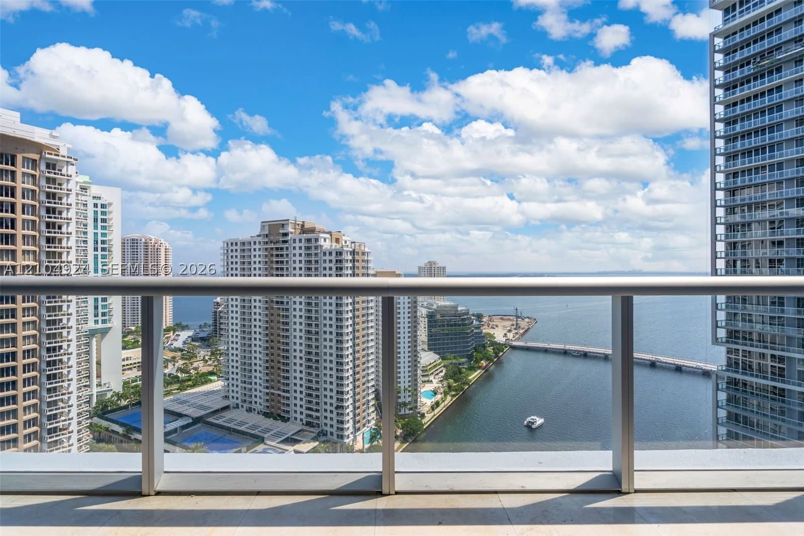 2-bedroom Condo — 465 Brickell Ave #2703, Miami, FL 33131