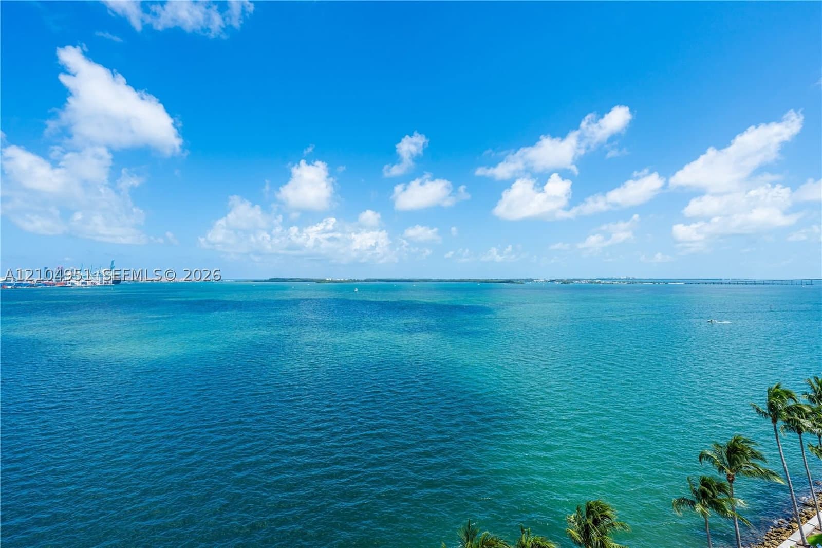 2+1 Condo — 808 Brickell Key Dr #1006, Miami, FL 33131