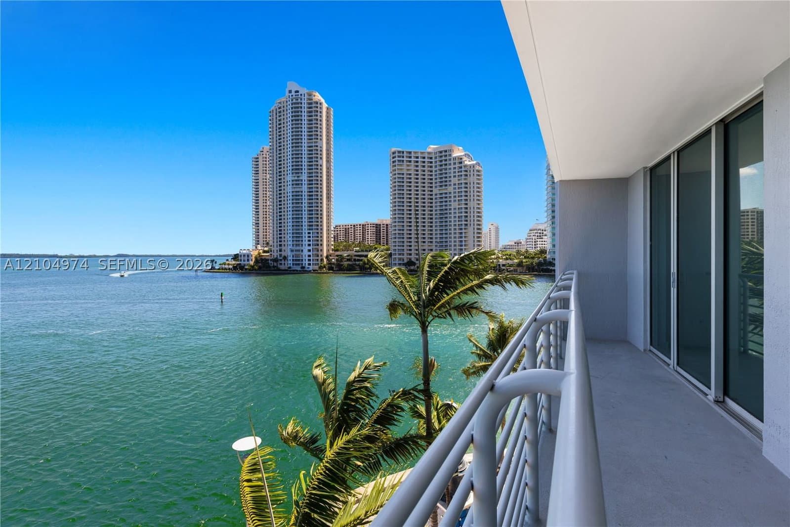 2-bedroom Condo — 335 Biscayne Blvd #412, Miami, FL 33131