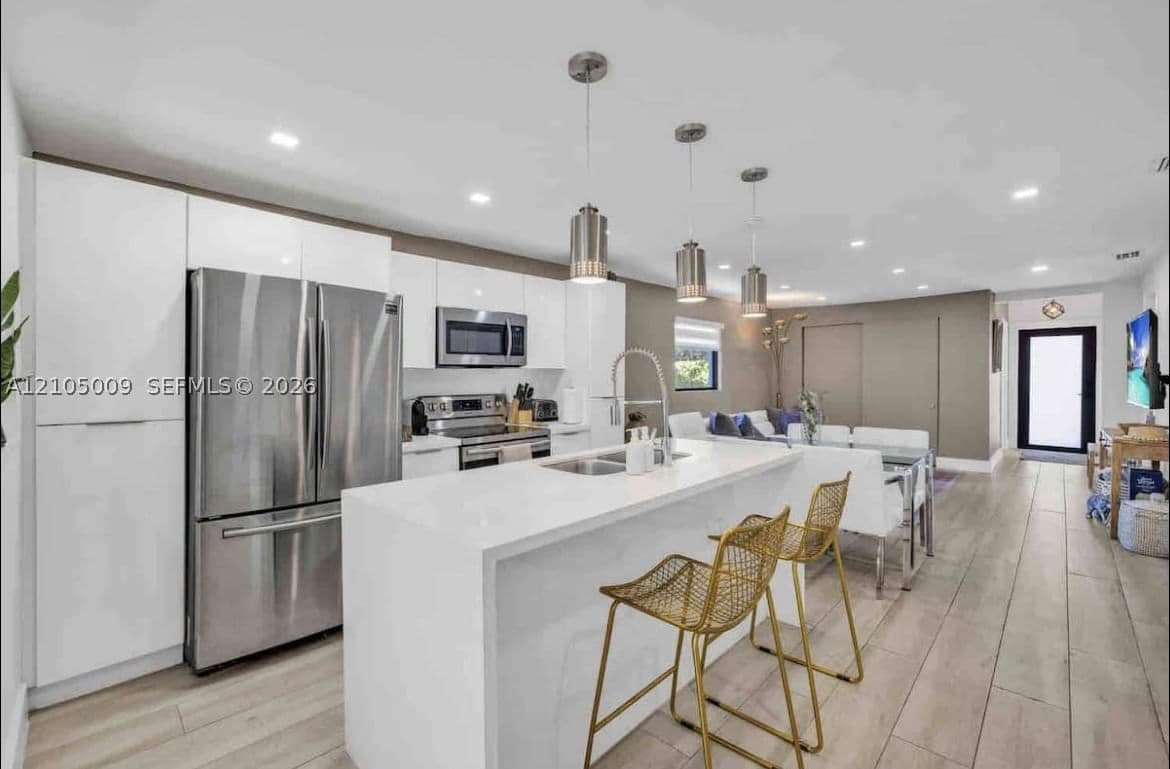 3+1 Müstakil ev — 254 51st St, Miami, FL 33127