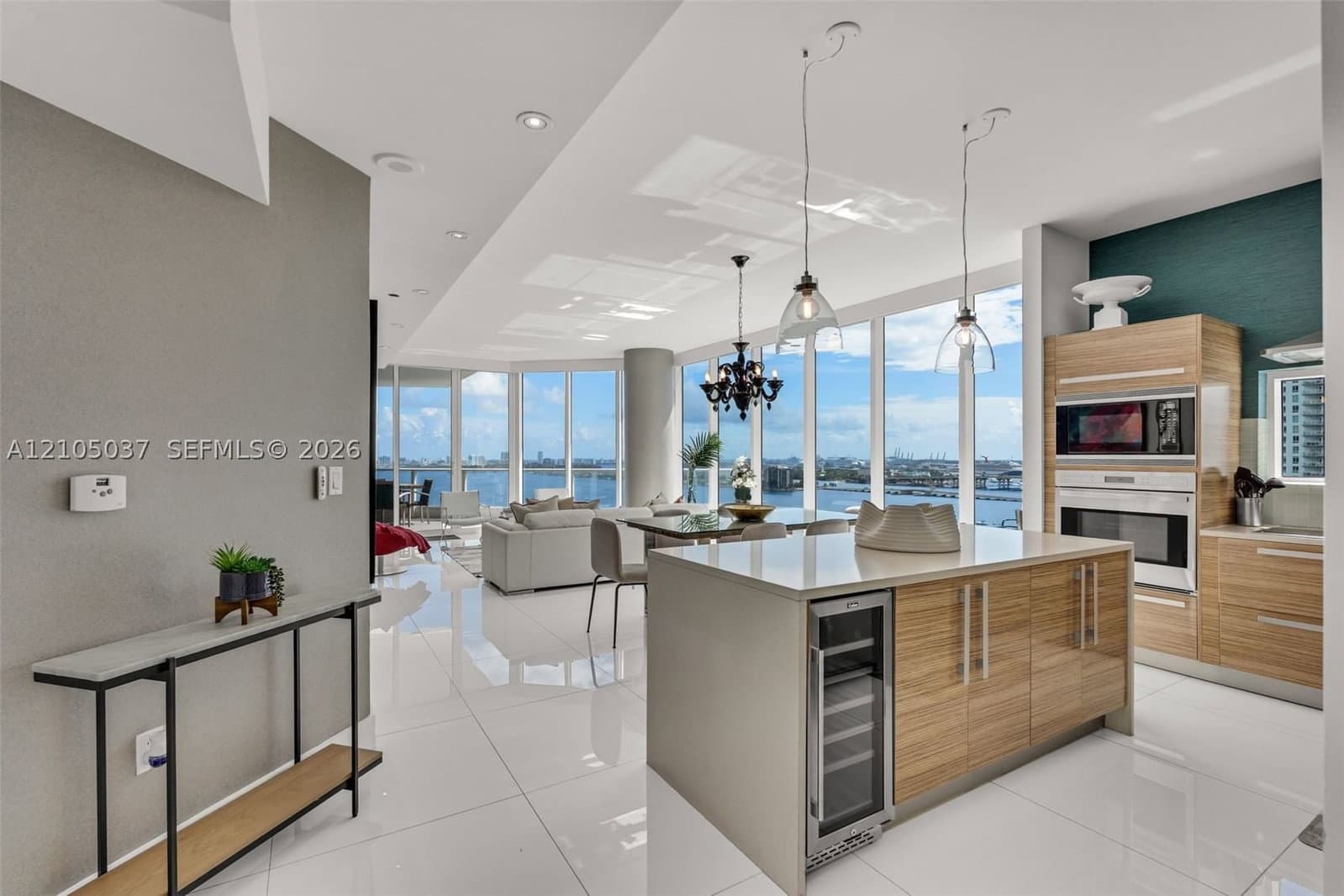 3-bedroom Condo — 2020 Bayshore Dr #1902, Miami, FL 33137