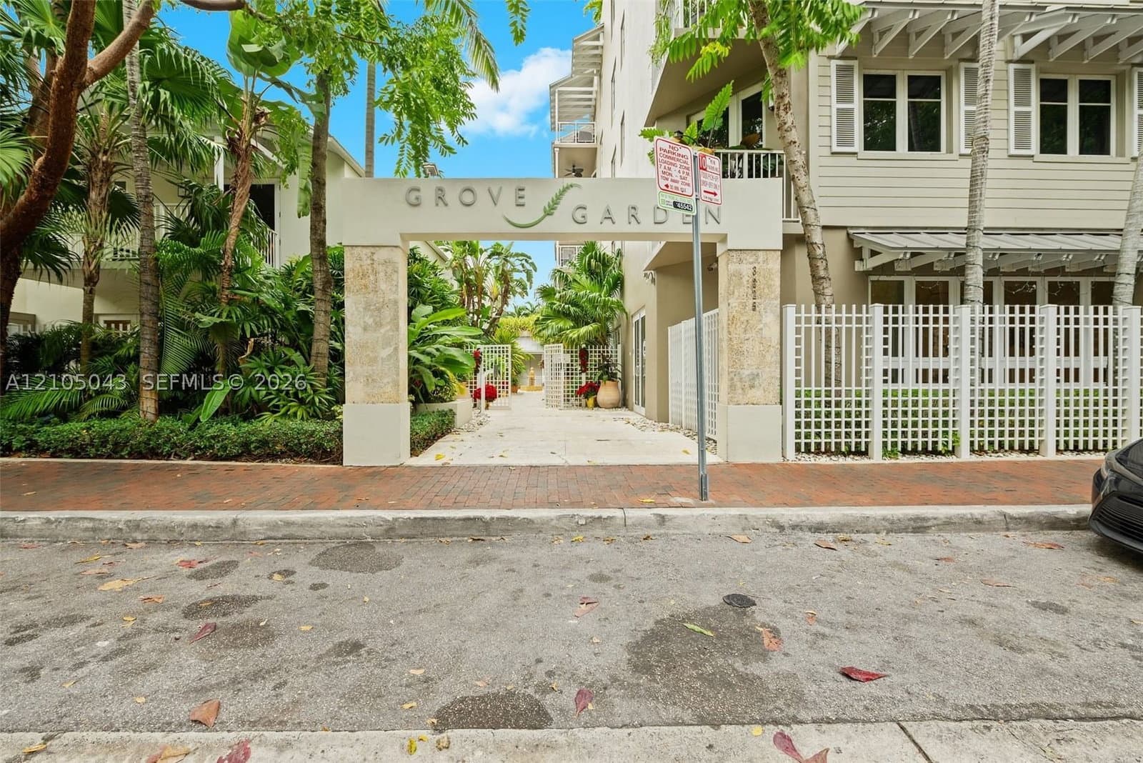 1+1 Condo — 3540 Main Hwy #207, Miami, FL 33133