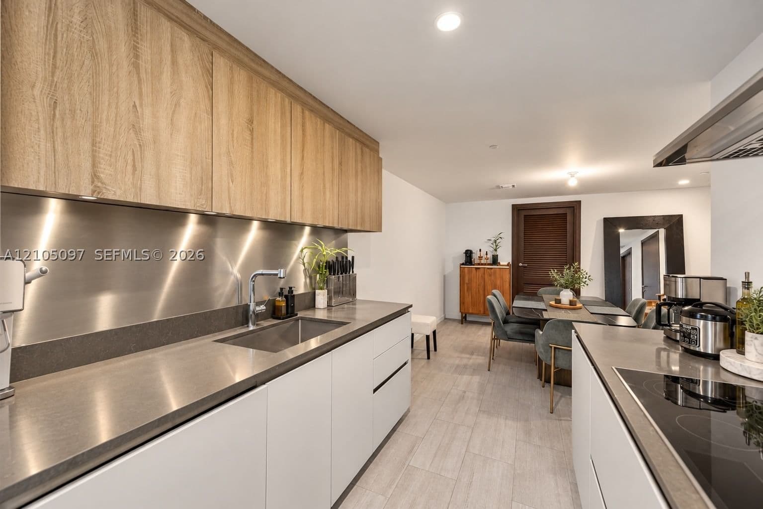 3-bedroom Condo — 1000 Brickell Plz #4706, Miami, FL 33131