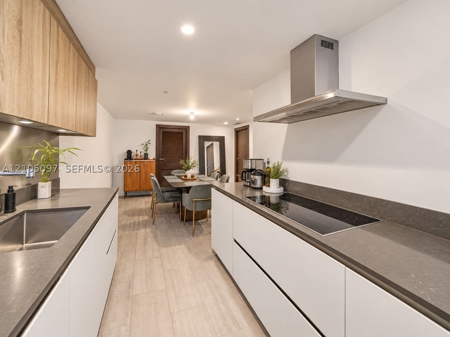 3-bedroom Condo — 1000 Brickell Plz #4706, Miami, FL 33131