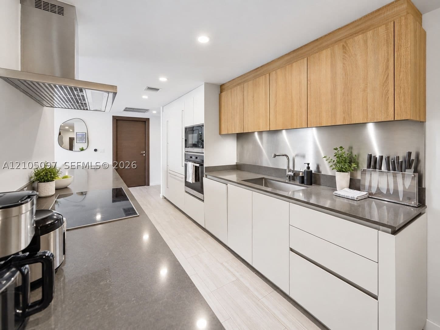 3-bedroom Condo — 1000 Brickell Plz #4706, Miami, FL 33131