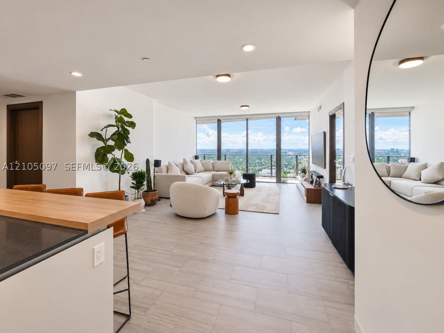 3-bedroom Condo — 1000 Brickell Plz #4706, Miami, FL 33131
