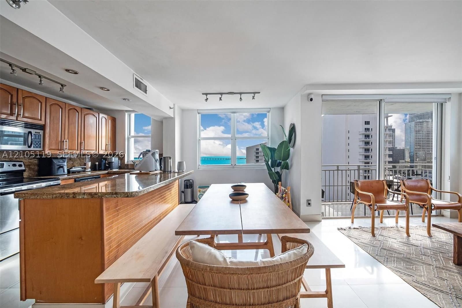 2-bedroom Condo — 770 Claughton Island Dr #1802, Miami, FL 33131
