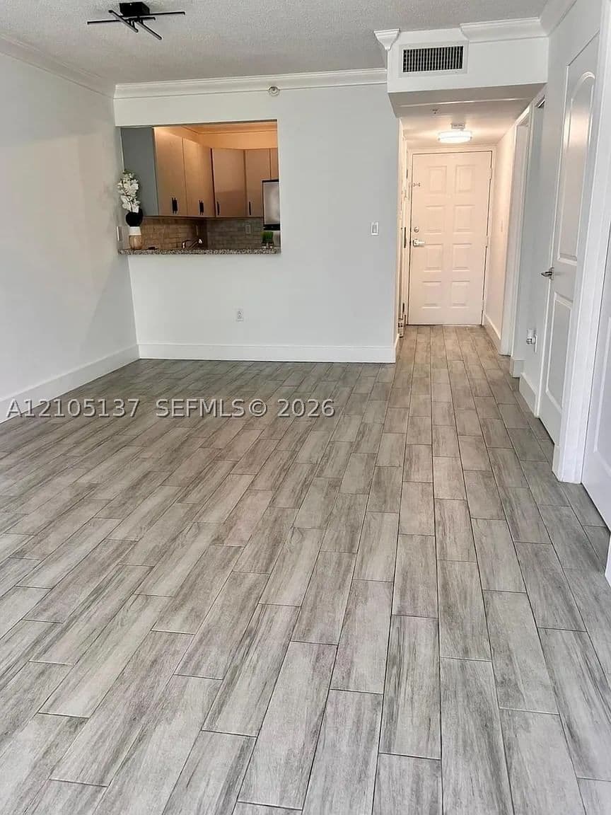 2-bedroom Condo — 126 17th Road #405, Miami, FL 33129