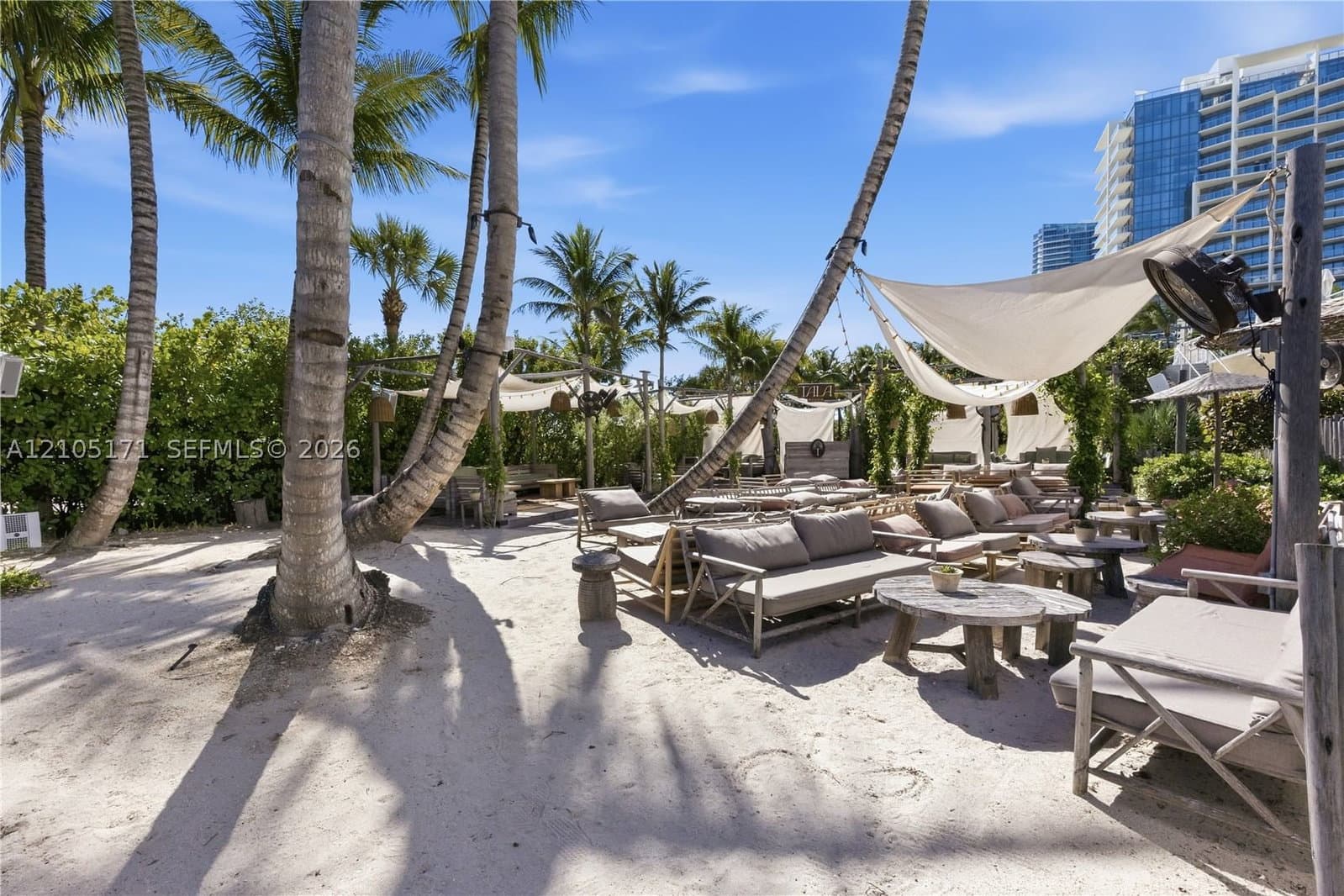 2-bedroom Condo — 2301 Collins Ave #606, Miami Beach, FL 33139