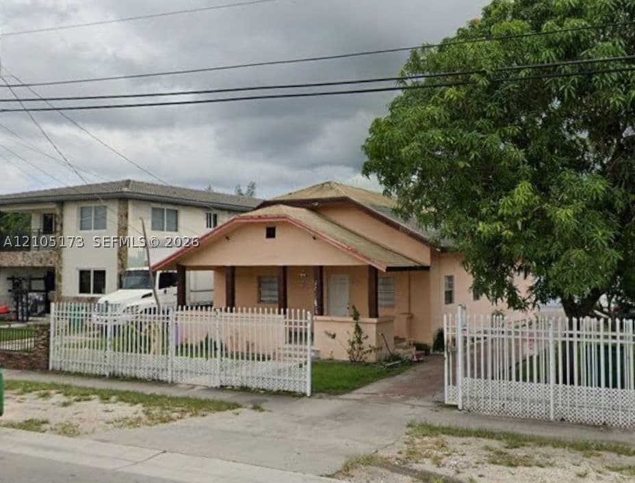 3+1 Mülk — 2978 28th St #1, Miami, FL 33142
