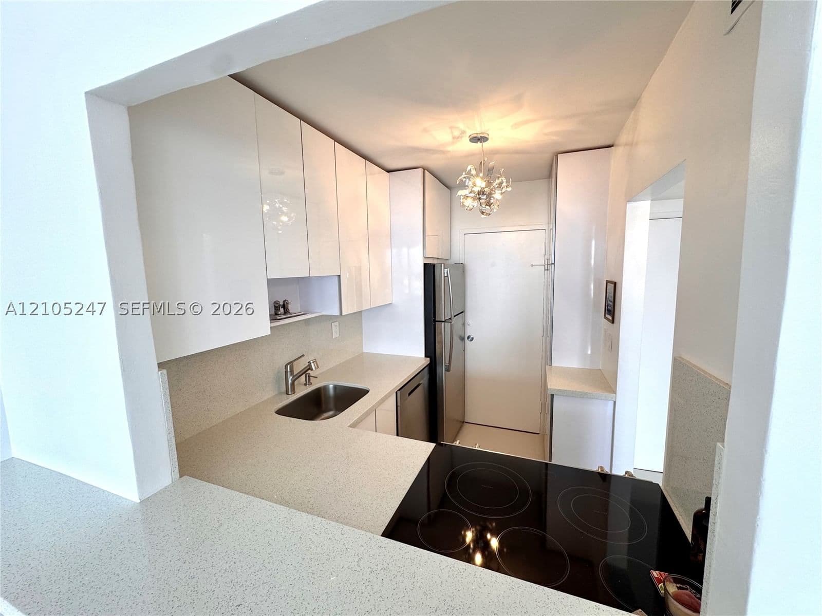 Condo — 2899 Collins Ave #904, Miami Beach, FL 33140
