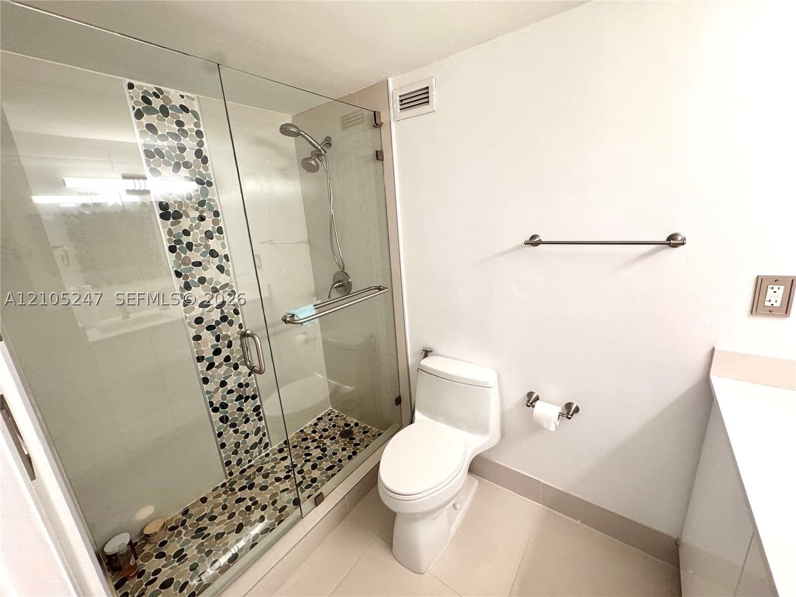 Condo — 2899 Collins Ave #904, Miami Beach, FL 33140