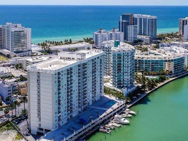 1-bedroom Condo — 6770 Indian Creek Dr #5T, Miami Beach, FL 33141
