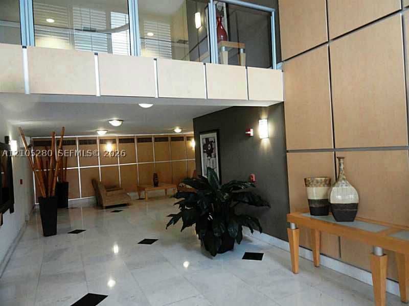 1-bedroom Condo — 6770 Indian Creek Dr #5T, Miami Beach, FL 33141
