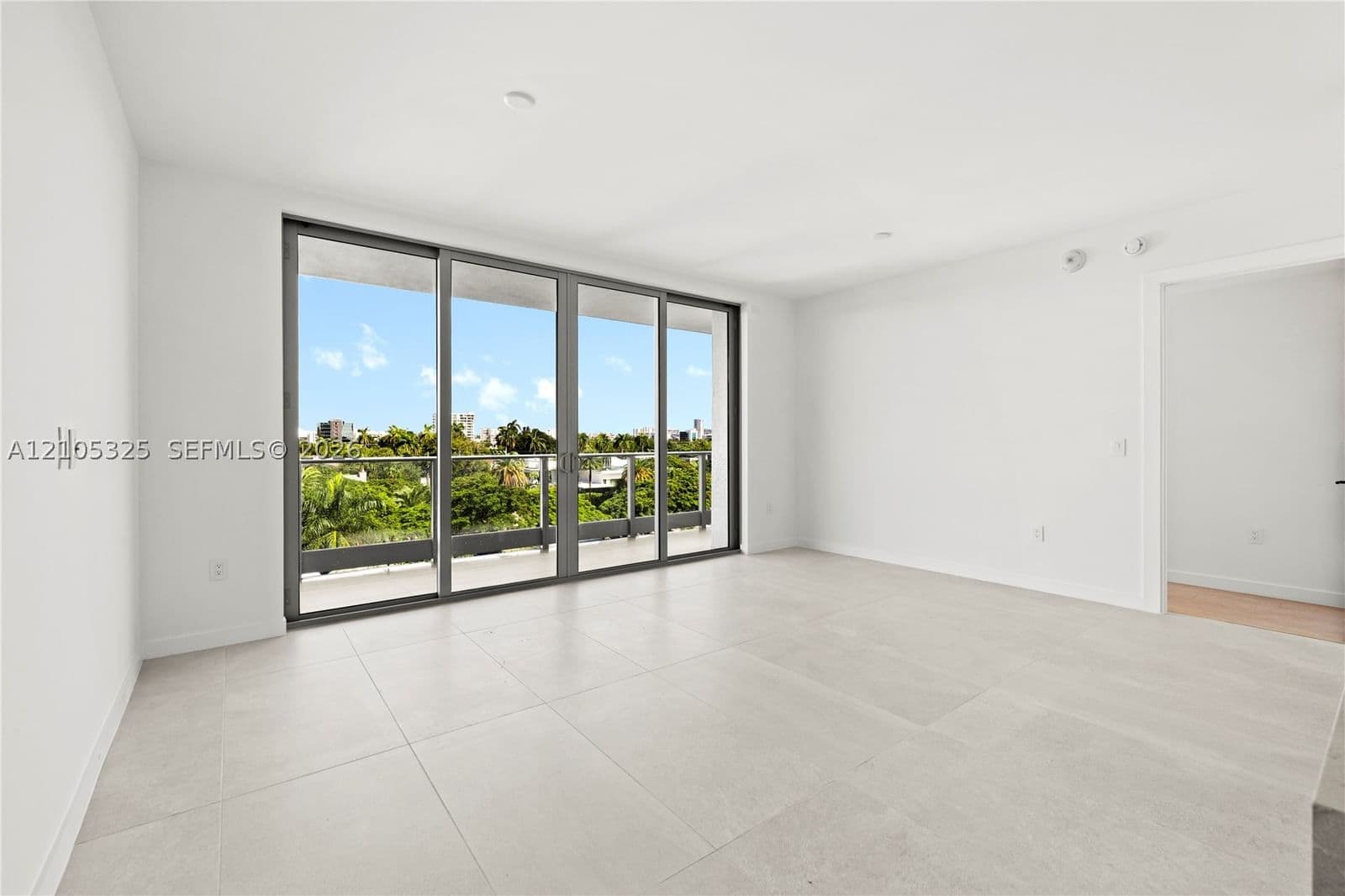 2-bedroom Condo — 2200 Brickell Avenue #422, Miami, FL 33129