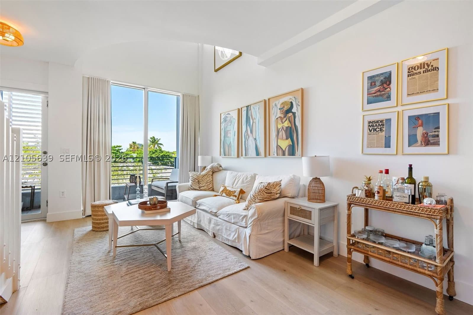 LOFTS AT MAYFAIR CONDO — ilan fotoğrafı