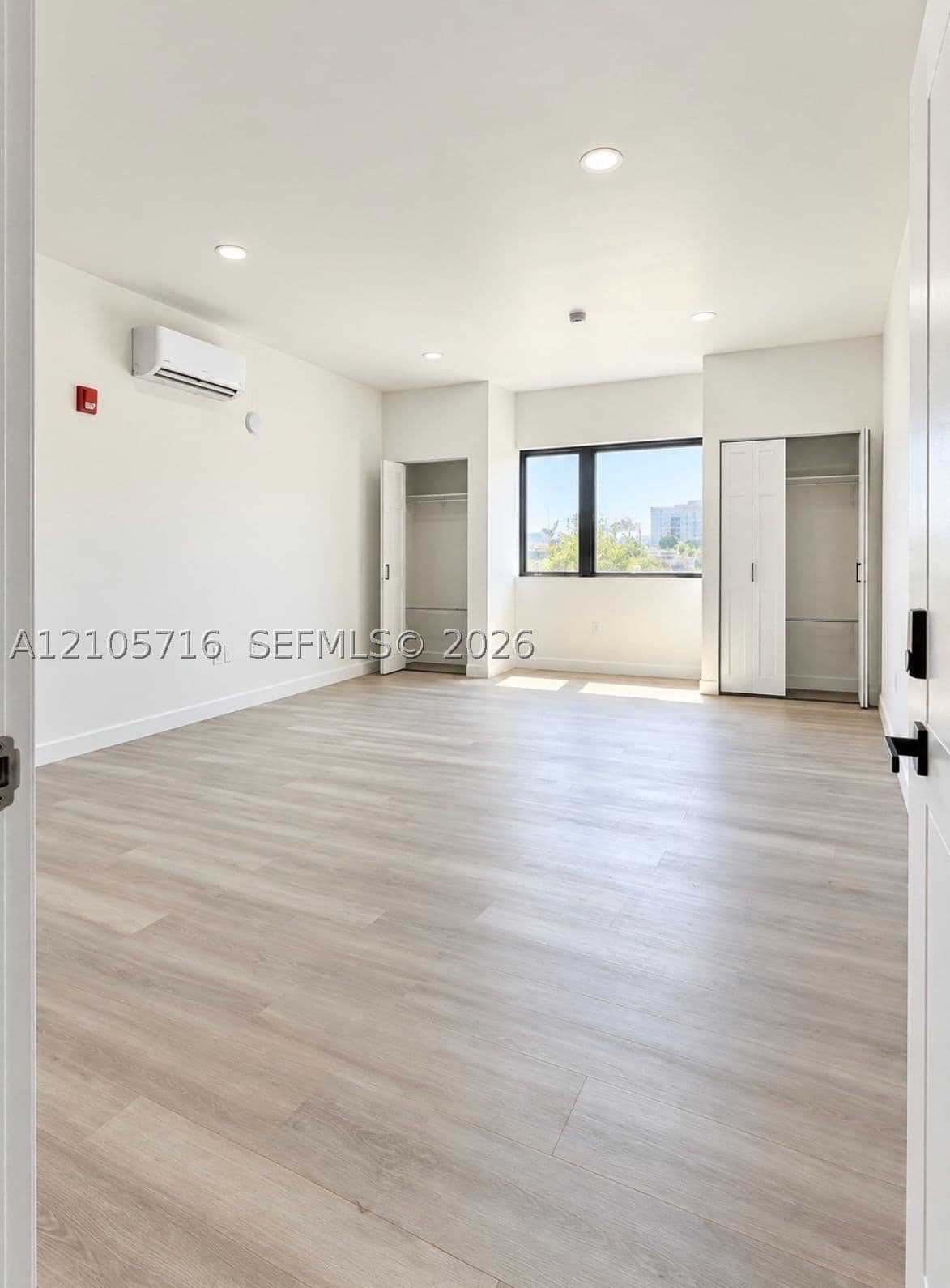 Daire — Miami, FL 33127