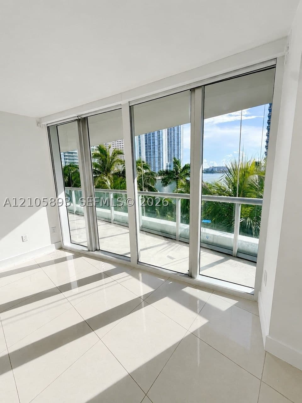 1+1 Condo — 465 Brickell Ave #417, Miami, FL 33131