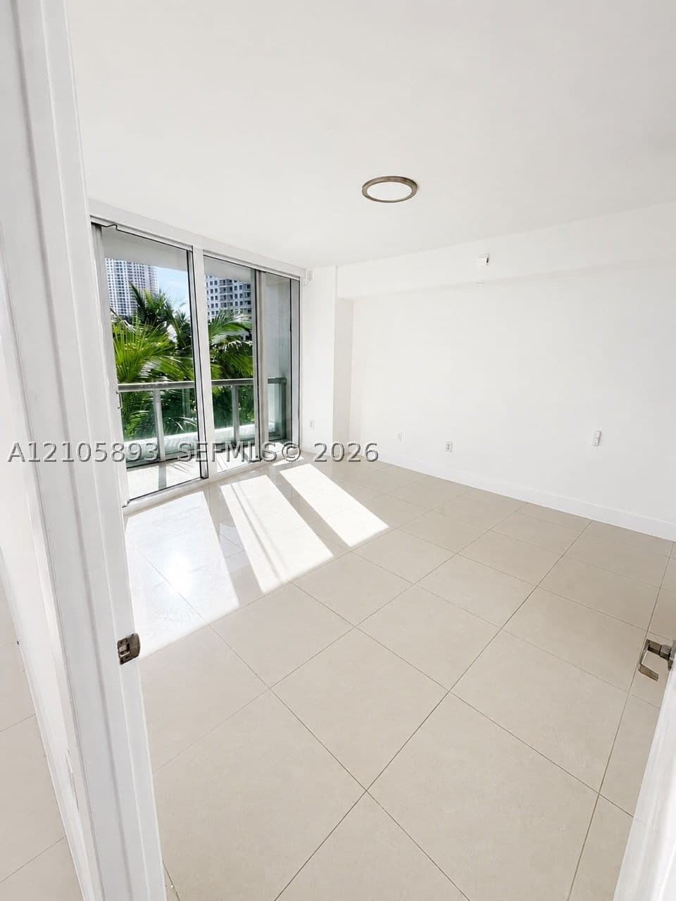 1+1 Condo — 465 Brickell Ave #417, Miami, FL 33131