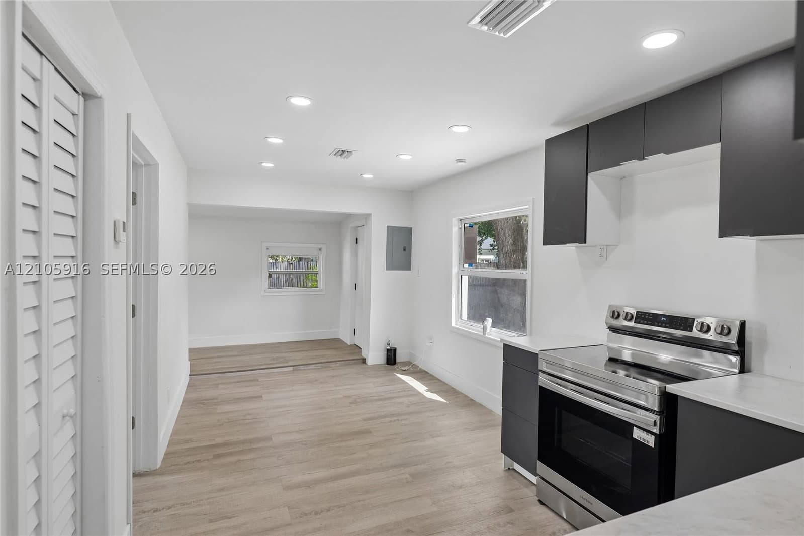 2+1 Müstakil ev — 1063 55th Ter, Miami, FL 33127