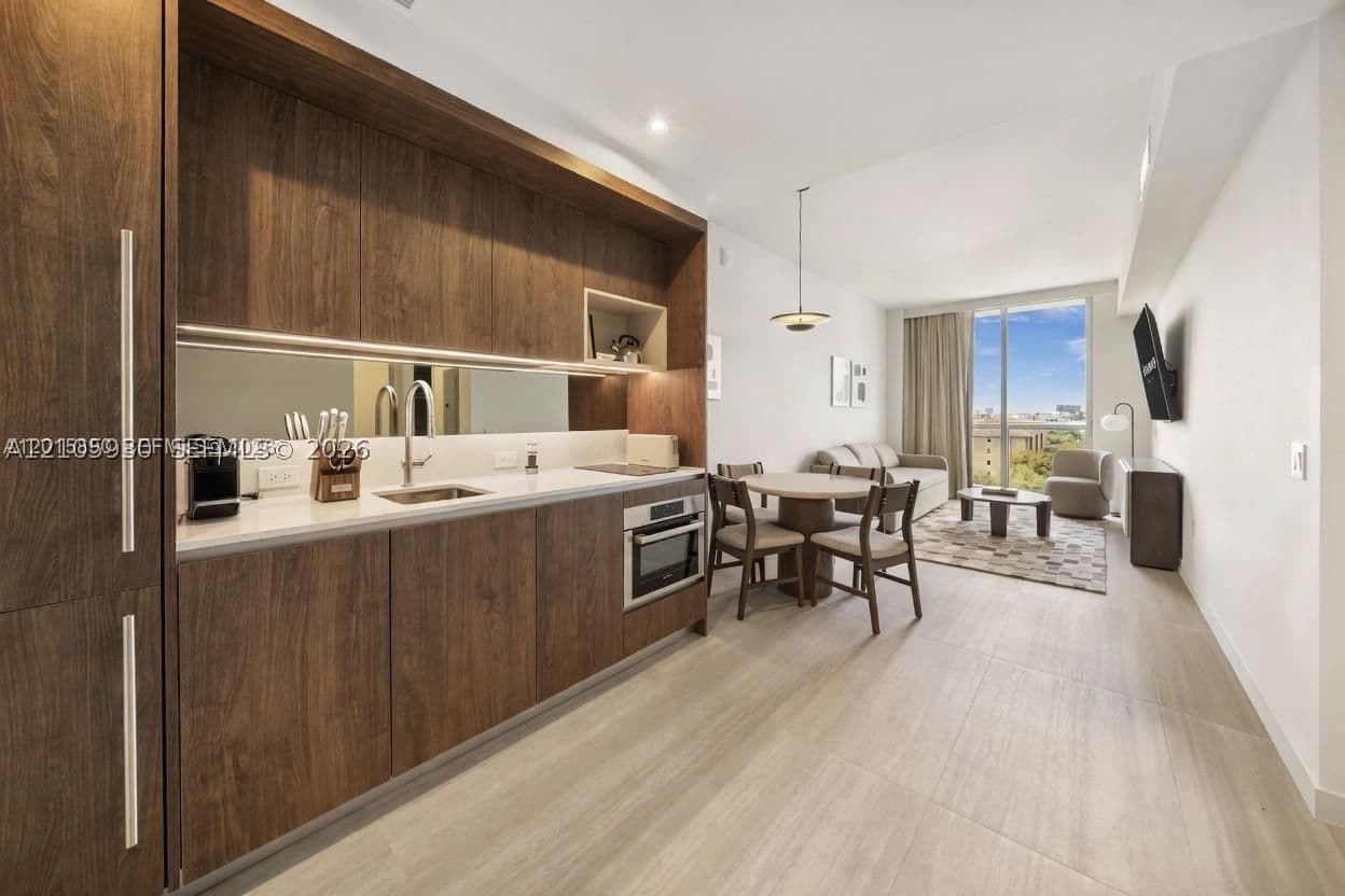 1-bedroom Condo — 1611 2nd Ave #707, Miami, FL 33129