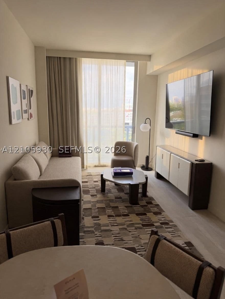 1-bedroom Condo — 1611 2nd Ave #707, Miami, FL 33129