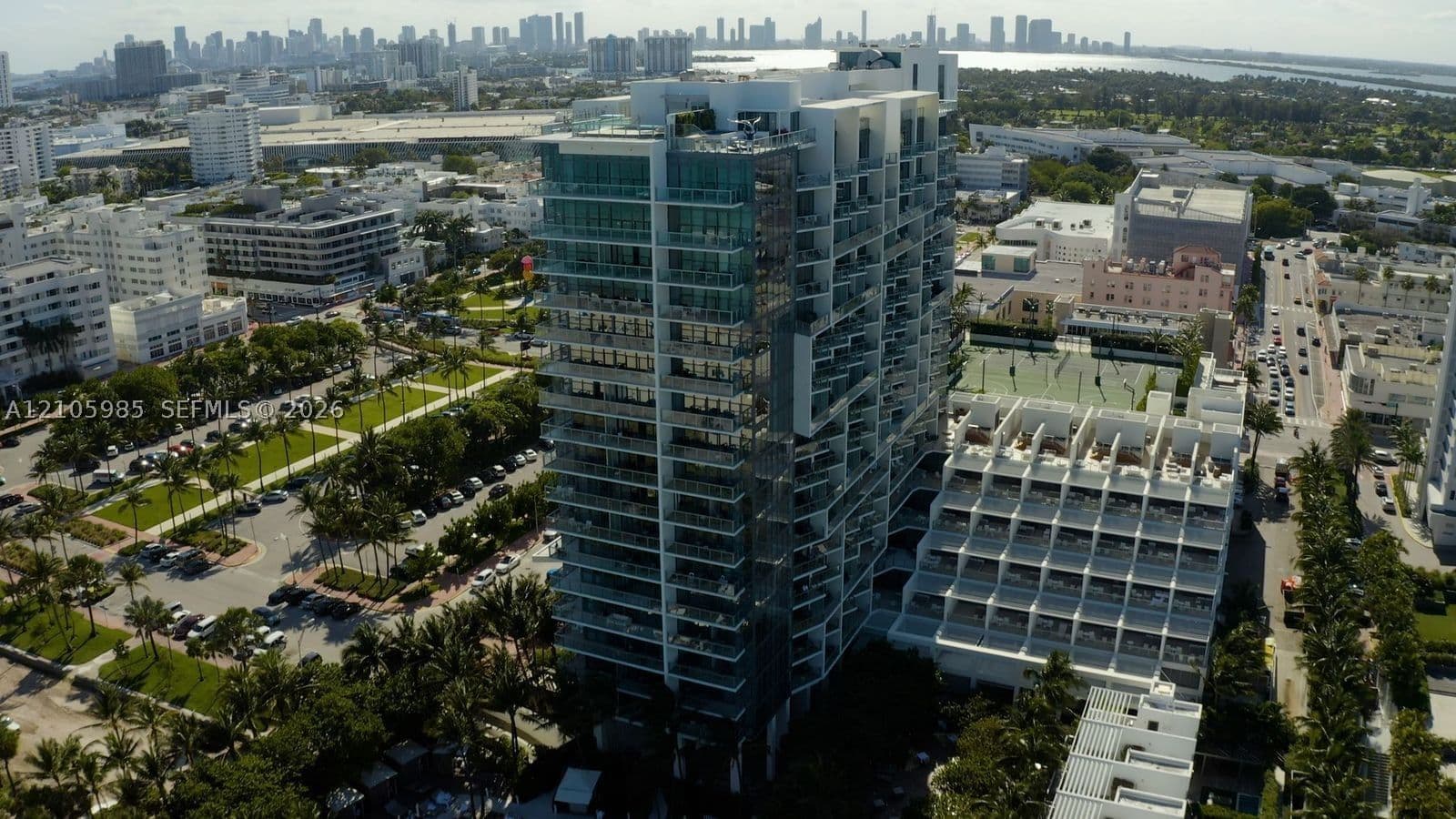 Condo — 2201 Collins Ave #1513, Miami Beach, FL 33139