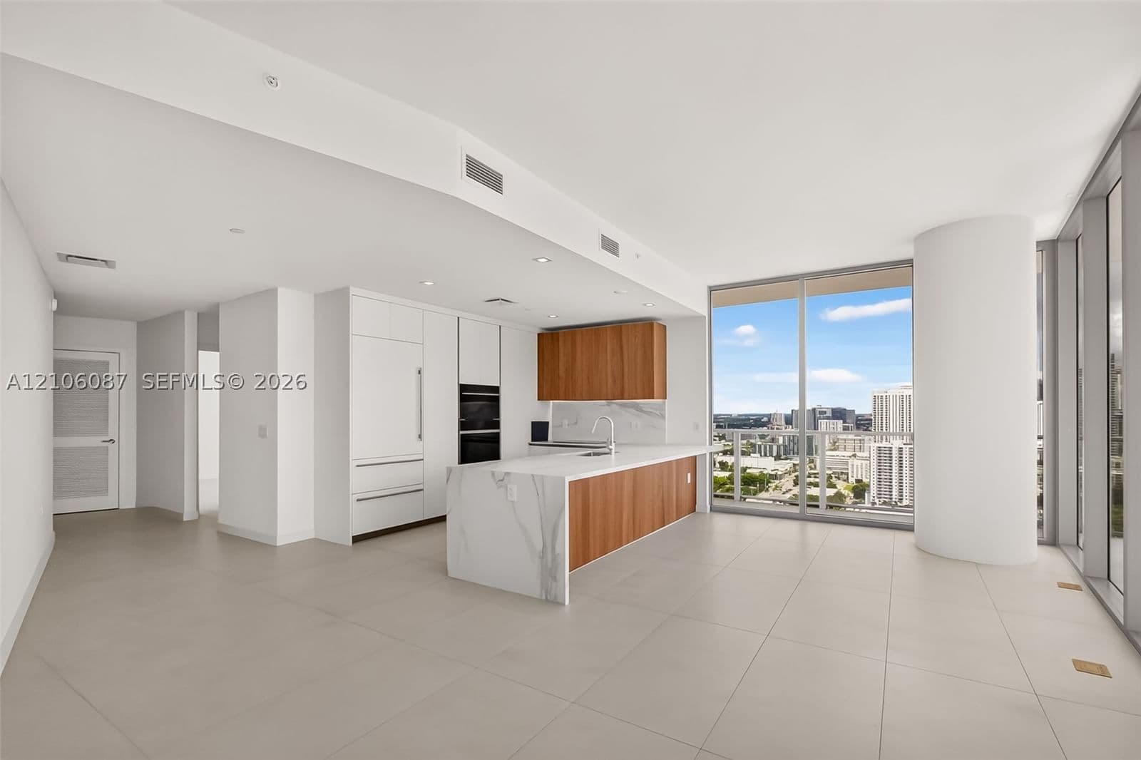2+1 Condo — 1400 Biscayne Blvd #2906, Miami, FL 33132