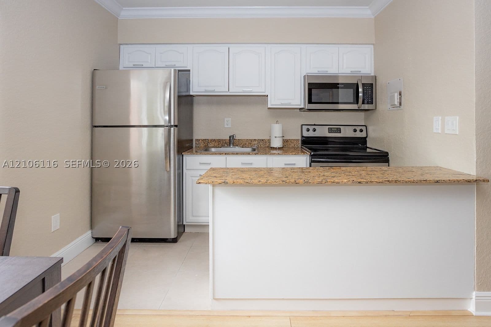 1-bedroom Condo — 1 Edgewater Dr #201, Coral Gables, FL 33133
