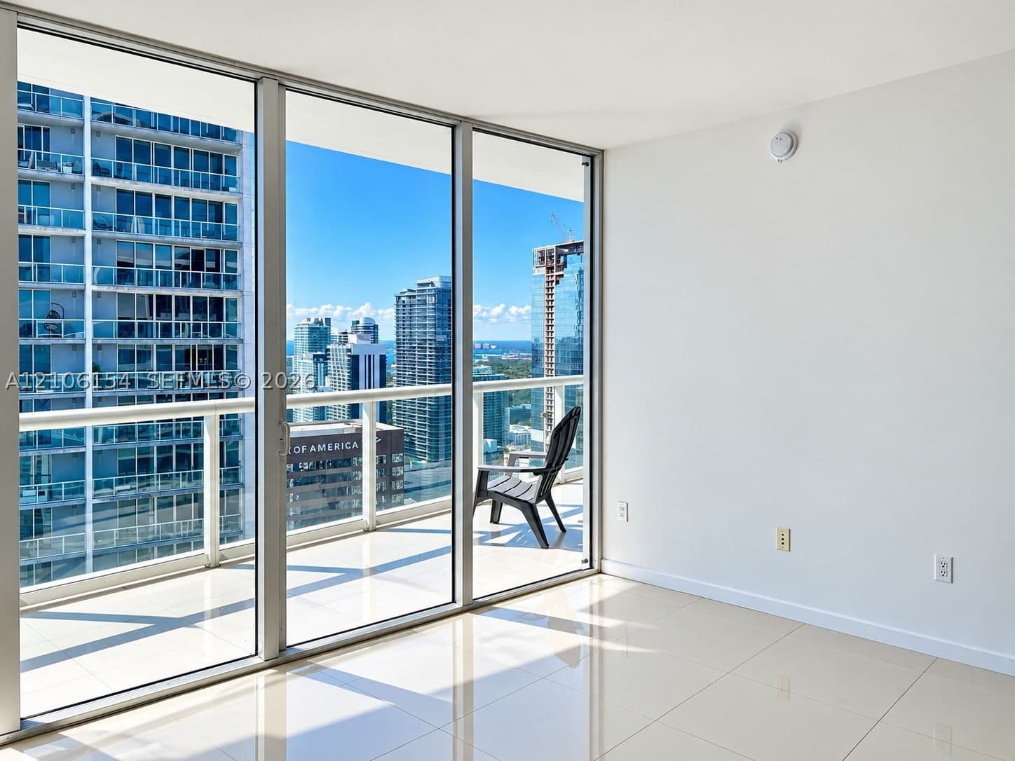 2+1 Condo — 475 Brickell Ave #5209, Miami, FL 33131