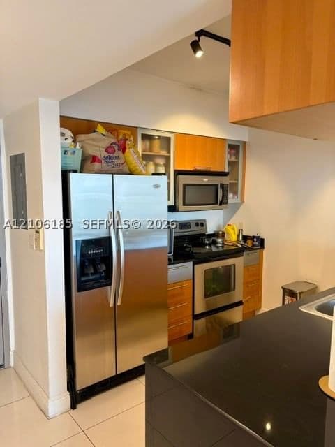 1+1 Condo — 1750 Bayshore Dr #2510, Miami, FL 33132