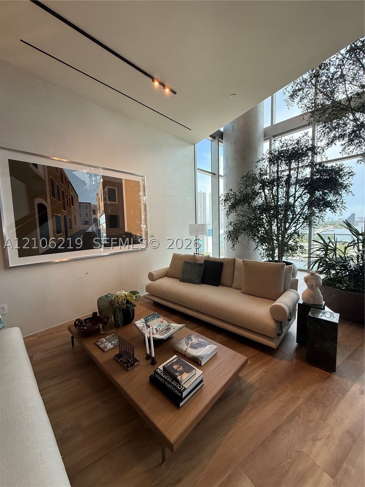 2-bedroom Condo — 1400 Biscayne Blvd #809, Miami, FL 33132