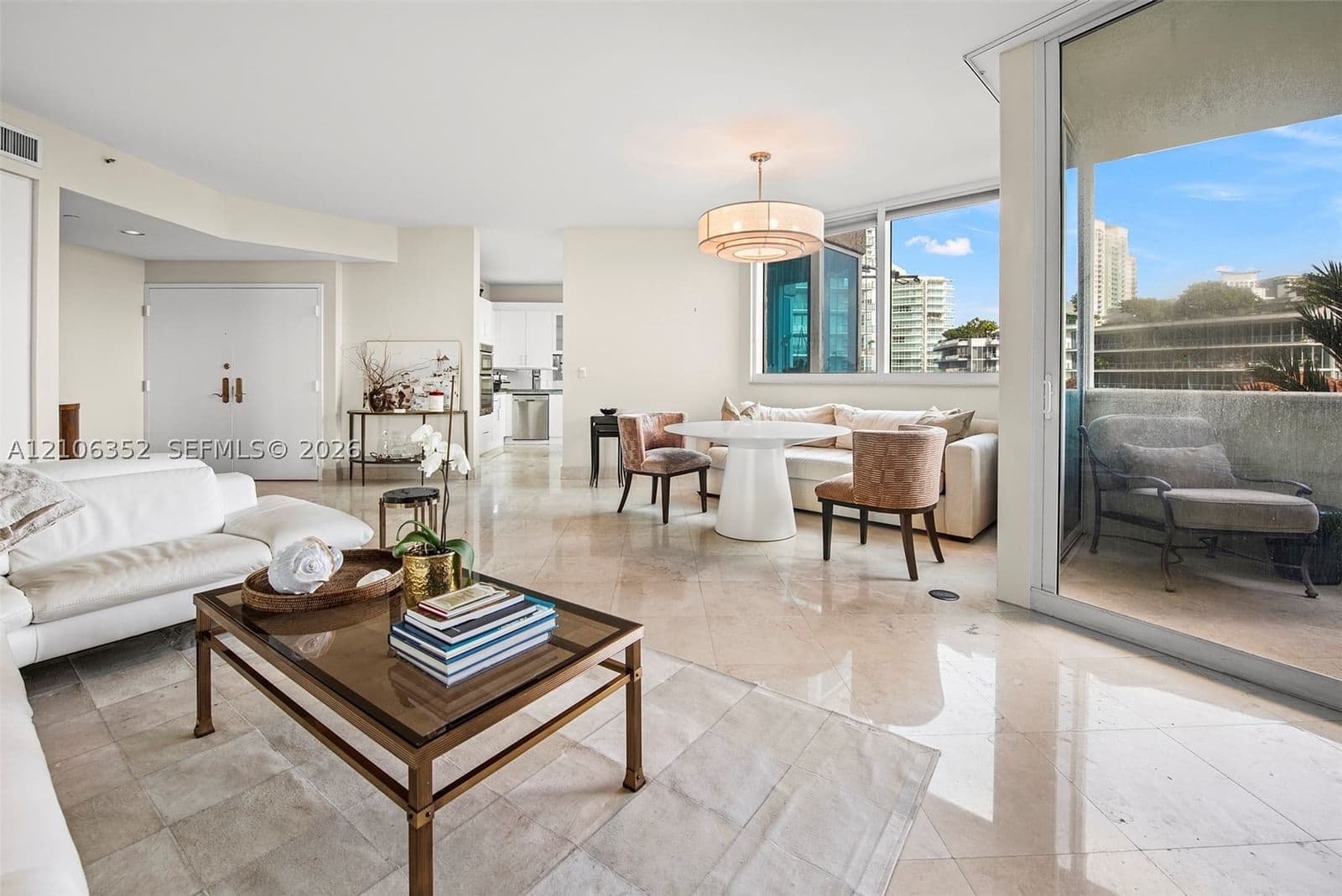 2+1 Condo — 300 Pointe Dr #504, Miami Beach, FL 33139